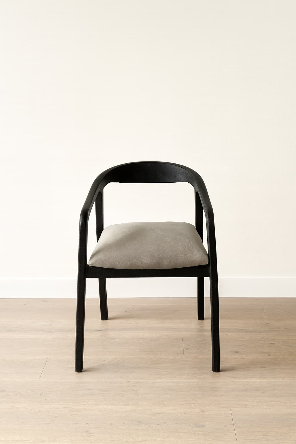 Silla Teca Negra Tapizada