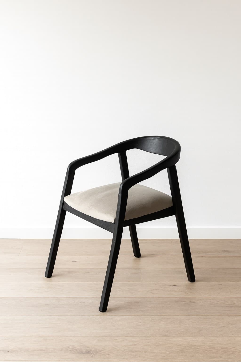 Silla Teca Negra Tapizada