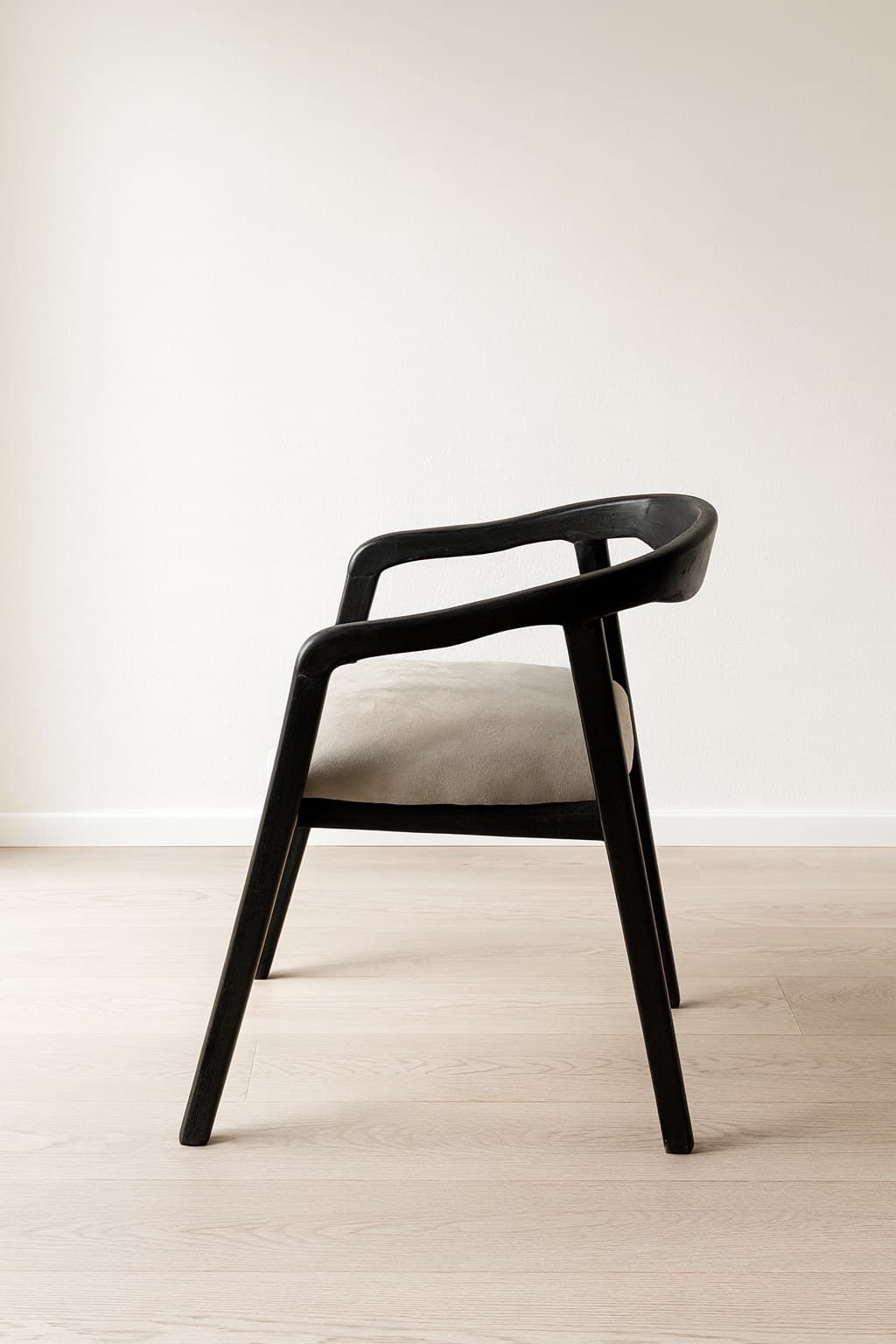 Silla Teca Negra Tapizada