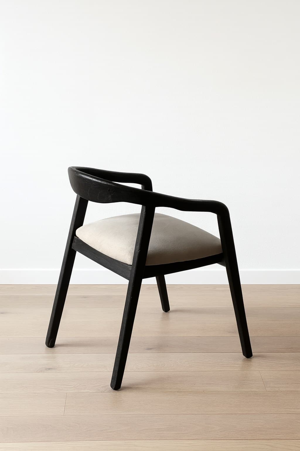 Silla Teca Negra Tapizada