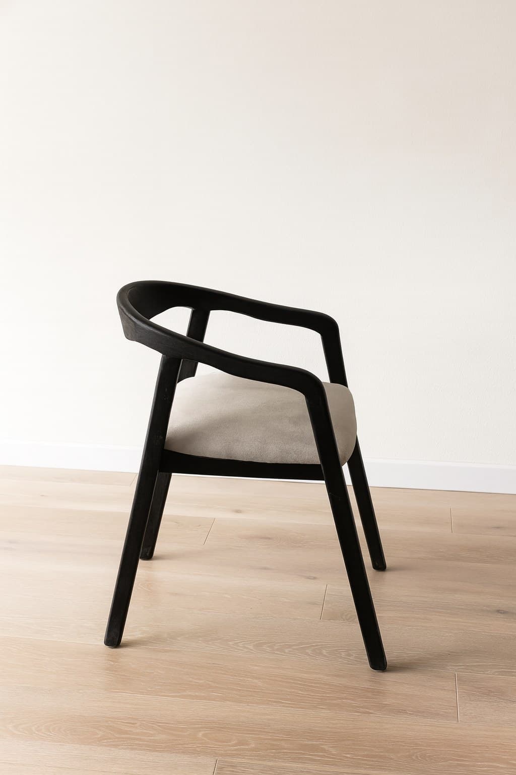 Silla Teca Negra Tapizada