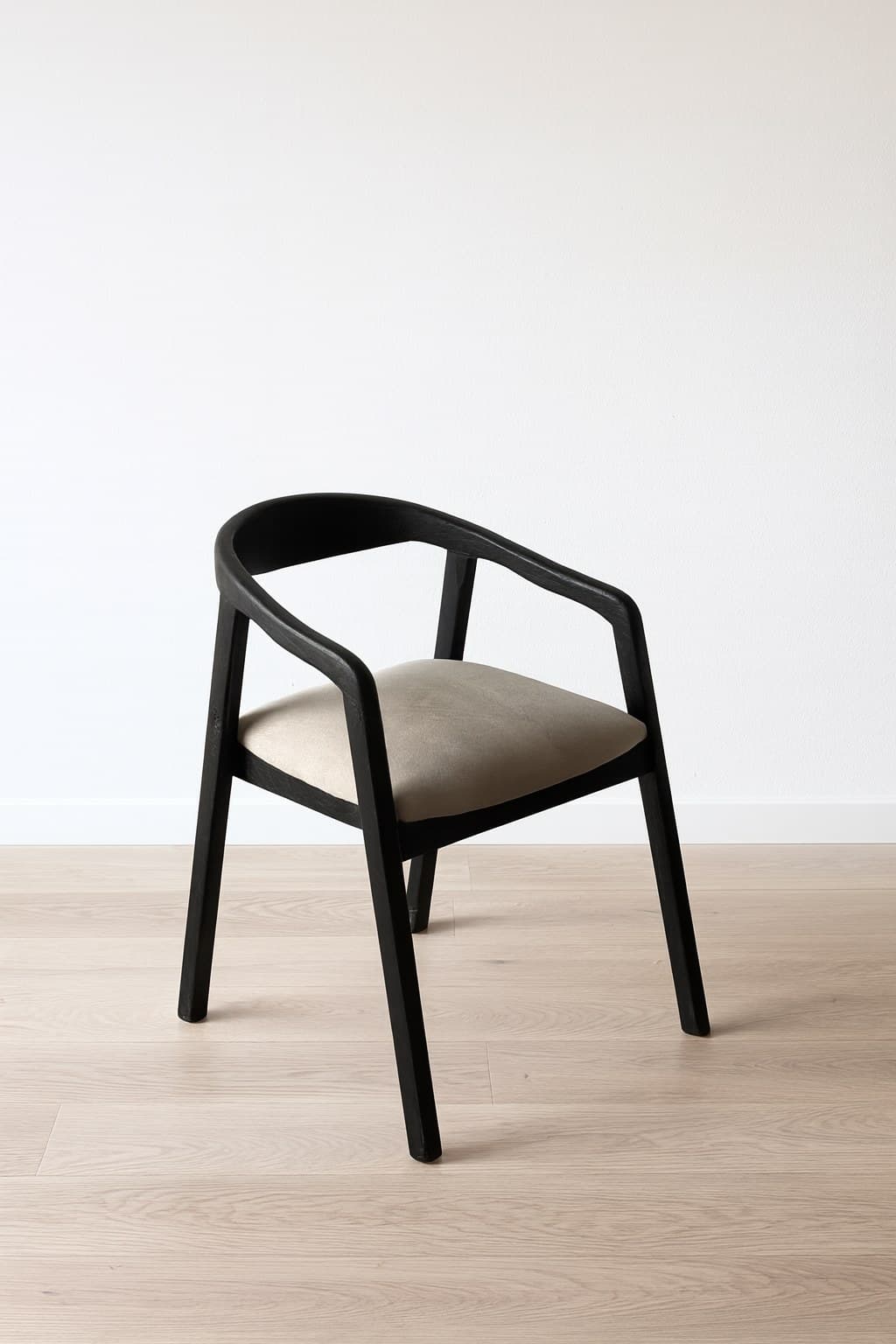 Silla Teca Negra Tapizada